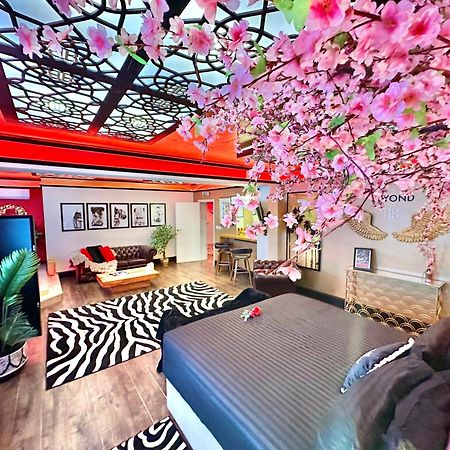 בורנמות' Beyond - Romantic Basement Apartment - Close To Beach - With Parking מראה חיצוני תמונה