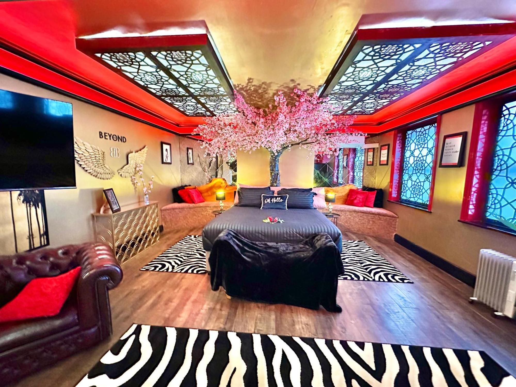 בורנמות' Beyond - Romantic Basement Apartment - Close To Beach - With Parking מראה חיצוני תמונה