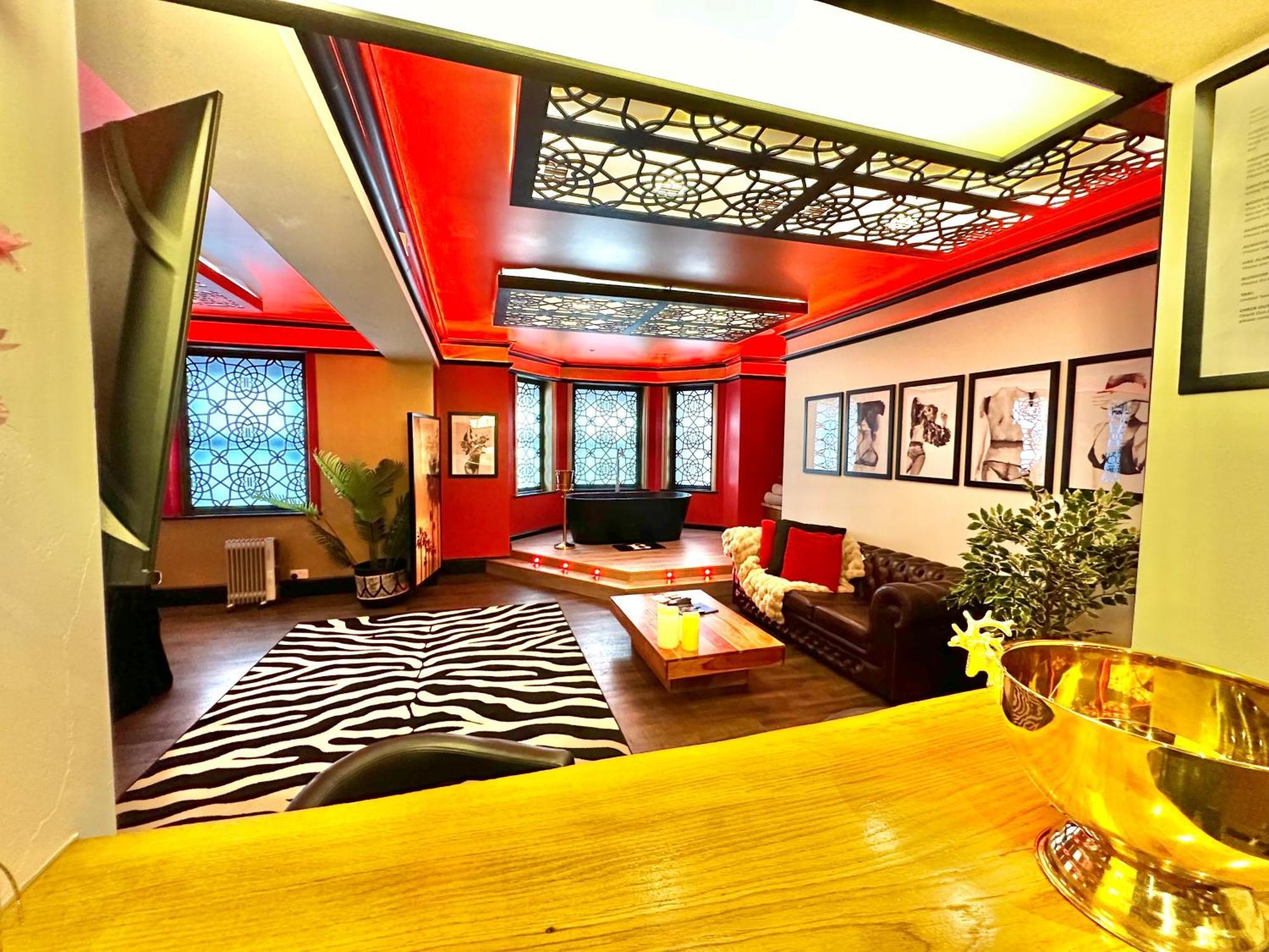 בורנמות' Beyond - Romantic Basement Apartment - Close To Beach - With Parking מראה חיצוני תמונה